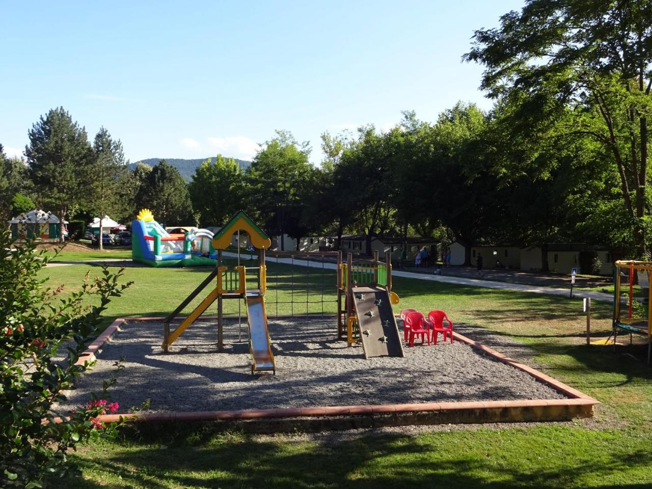 Parc D'audinac Les Bains 3 Etoiles - Piscine Chauffee - Vue Montagne Campingplatz 3*